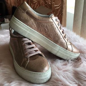 Saks Fifth Avenue sneakers Sz 41